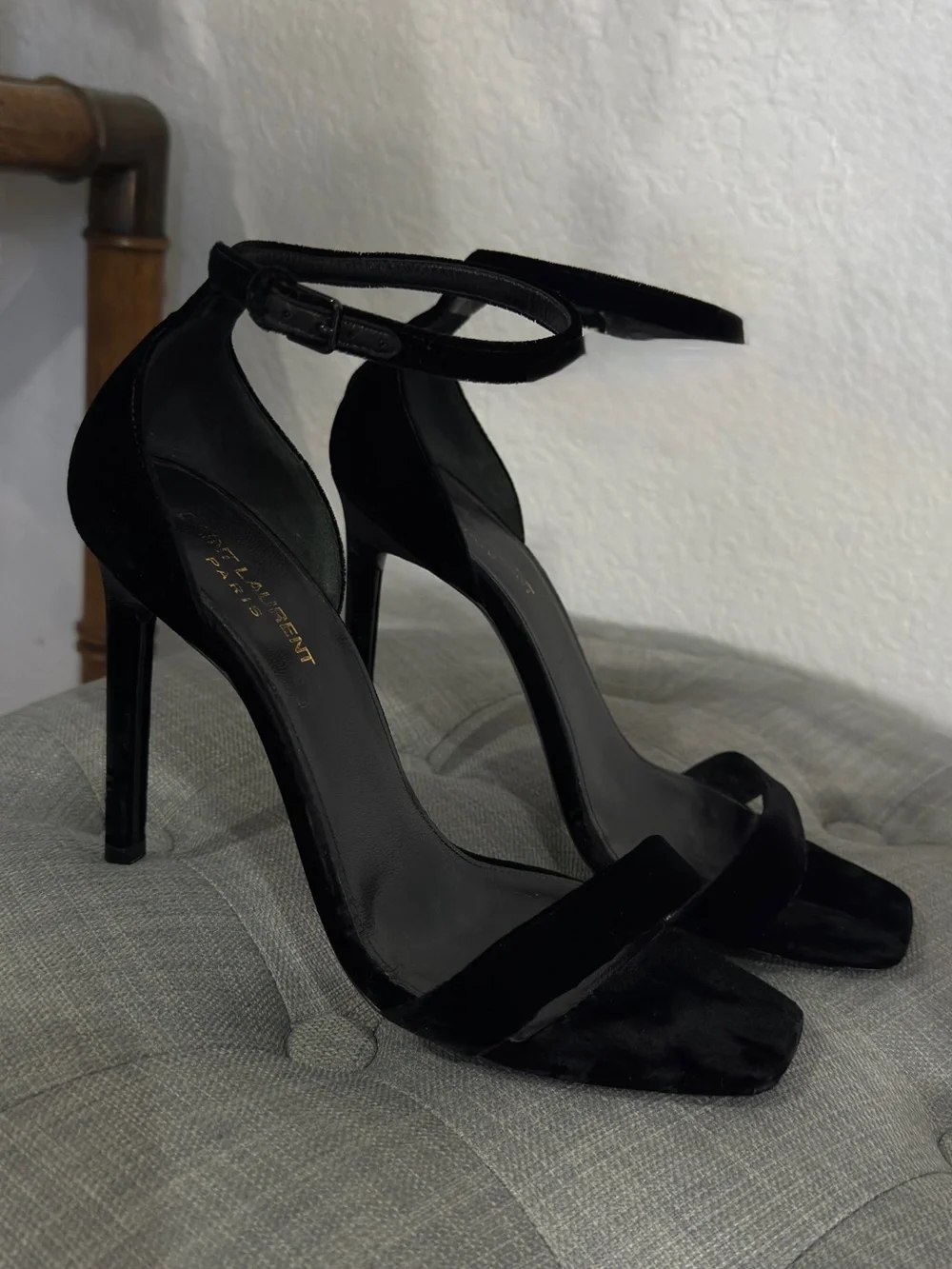 Saint Laurent Amber Black velvet strap ankle strap heels - Picture 8 of 15
